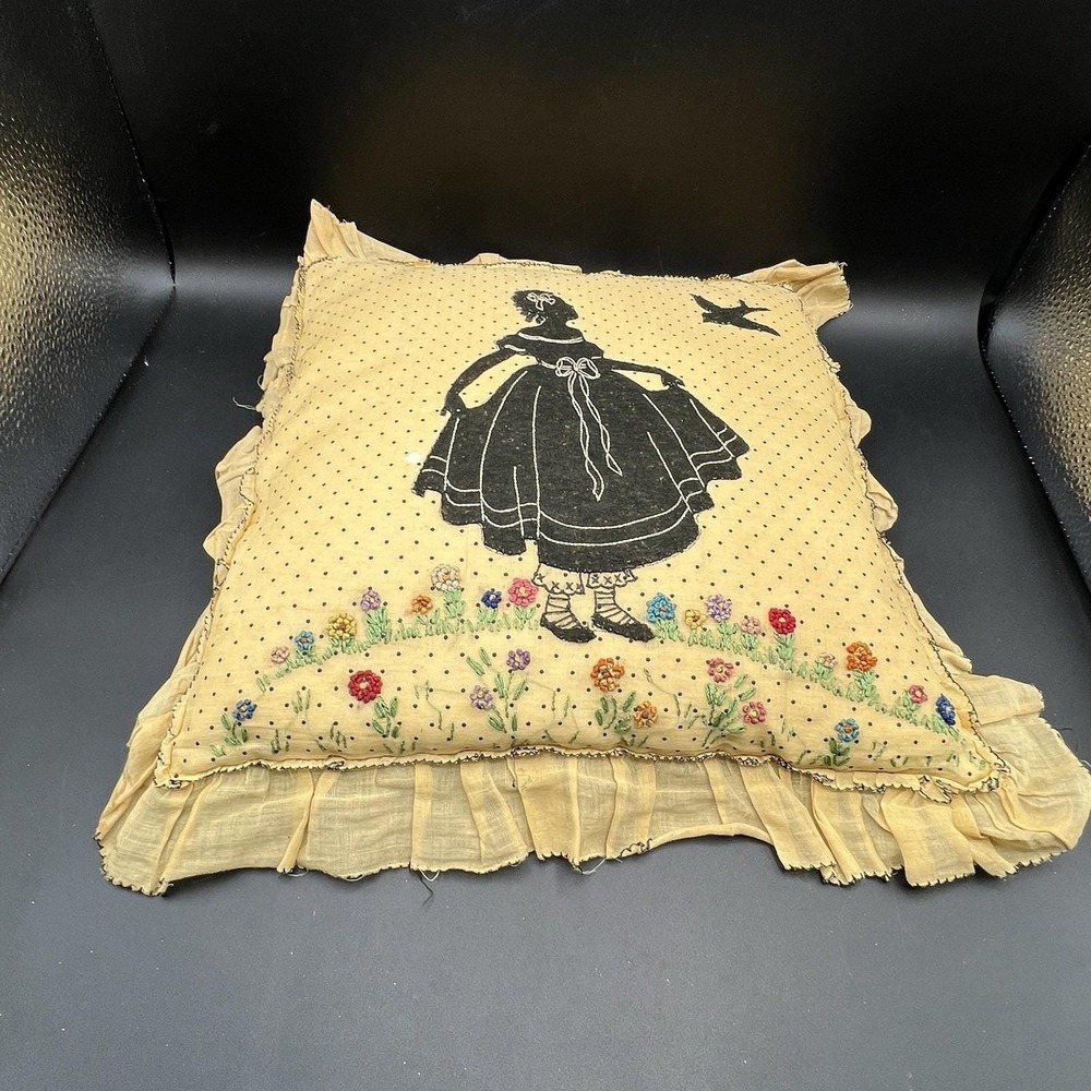 Antique Floral‎ Embroidered Silhouette Bird Lace Edge Small Decorative Pillow